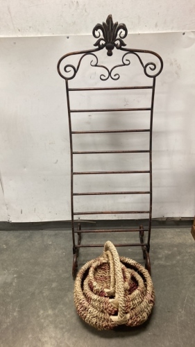 Decorative Towel Rack And Baskets