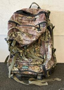 (1) Blacks Creek Guide Gear Hunting Pack