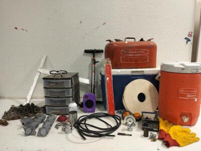 Ice chest, Rubbermaid Gott Drinking Water Cooler, tow chains, drywall T-Square