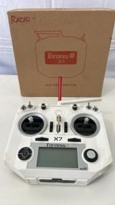 (1) FrSky Taranis Q X7 ACCESS 2.4GHz 24-channel Transmitter