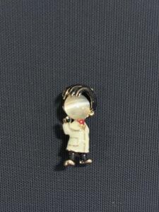 (1) Opal Enamel Doctor Brooch Pin