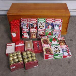42"x 16"x 18&frac12;" Vintage Cedar Wooden Chest w/ (24) Assorted Holiday Cards & More