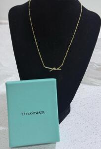 (1) Tiffany & Co Gold Necklace- AU750
