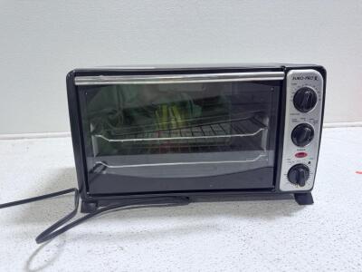 (1) Euro Pro 1200-Watt 6-slice Convection Toaster Oven