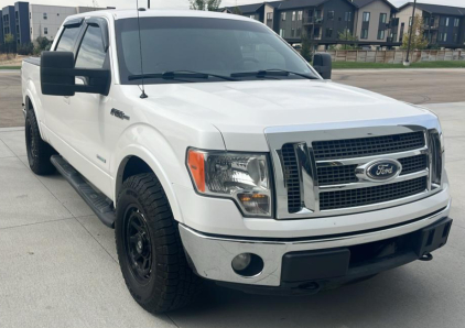 2011 FORD F-150 - 4X4!