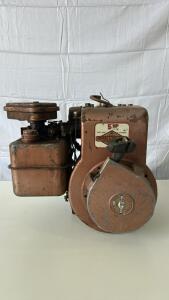 (1)Vintage Briggs & Stratton 5 HP Engine
