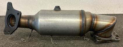 (1) HKS Metal Catalyzer Sports Catalyic Converter