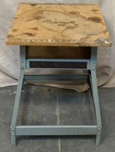 Central Machinery Shop Table / 17.5&rdquo; L x 20&rdquo; W x 28&rdquo; H