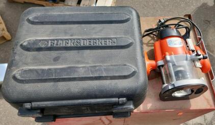 Black & Decker Firestorm FS1000RP Router, 120 V, 10 A, 8,000-25,000 RPM. TESTED AND WORKS
