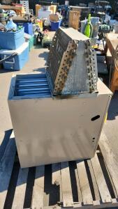 Goodman Air Conditioning Unit, 24,000 BTU/hr, 220-240V, R-22 Refrigerant