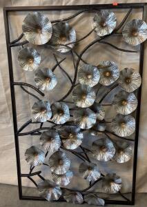 Metal Wall Decor L 3&rsquo; 8&rdquo; W 2&rsquo; 3.5&rdquo;