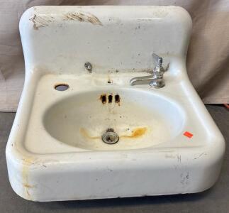 Bathroom Sink H 1&rsquo; 4&rdquo; W 1&rsquo; 8.5&rdquo; L 1&rsquo; 3&rdquo;