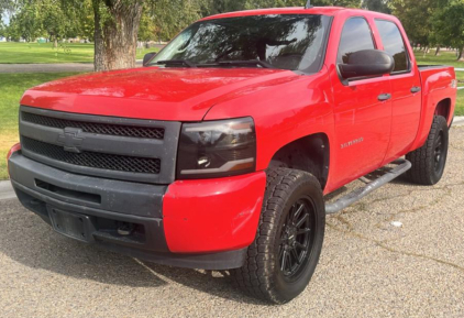 BANK REPO - 2010 CHEVROLET SILVERADO 1500 - 4X4!