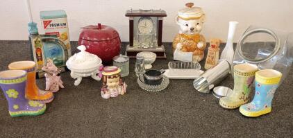 Vintage Kitchenware Including Saltine Crackers Case, Vintage Cookie Jars And Other Vintage Trinkets