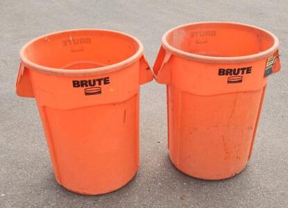 Rubbermaid Brute Commercial Trash Can, 44-Gallon, Orange