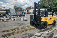 Caterpillar DP40 Forklift, Diesel Engine, 8,000 lbs Capacity, 5CM14385 - 9