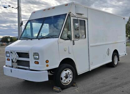 2002 FREIGHTLINER MT45 FOOD TRUCK