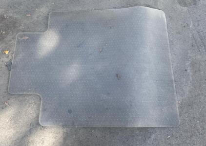 (6) 44&rdquo;X 56&rdquo; Office Chair floor mats.