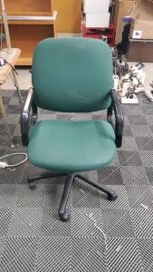 Green Office Chair 18"x26"39"