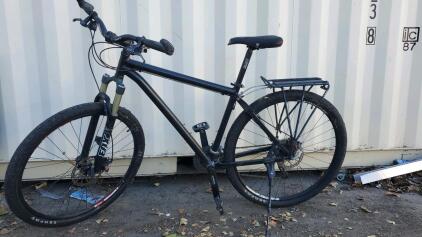 29" Cube Attention hardtail Mountain Bike (Black)