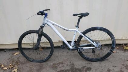 27.5" White Mountain Bike