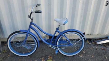 24" Huffy Cranbrook Cruiser Bike (Blue And White)