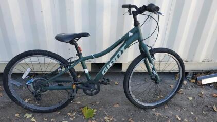 24" Giant Green Mountian Bike