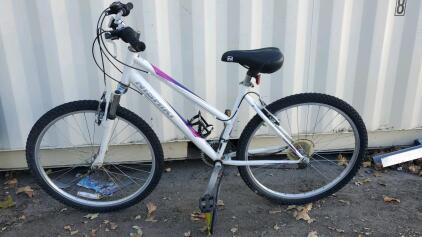 26" Nishiki Women's Pueblo Mountain Bike