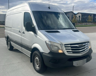 2014 FREIGHTLINER SPRINTER 2500 - DIESEL!