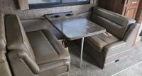 2014 FLEETWOOD BOUNDER MOTORHOME - ONLY 15,000 MILES - 9