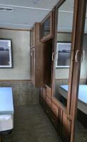 2014 FLEETWOOD BOUNDER MOTORHOME - ONLY 15,000 MILES - 15