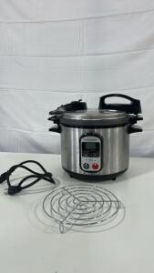 (1) Cook's Essentials 2-quart Electric Pressure Cooker