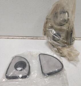 (1) Czech M10 Military Gas Mask W/ Replacement Filters In Original Sealed Pkg