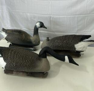 (2) Canada Goose Floater Decoy (1) Sport Plast Canadian Goose Floater Decoy