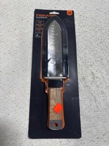 (1) *NEW* Fiskars 7 in. Stainless Steel Gardening Knife