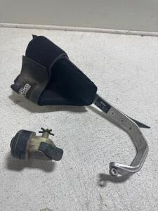 (1)vintage Shakespeare Wondereel 1700 II spincast fishing reel & (1) Foot Brace