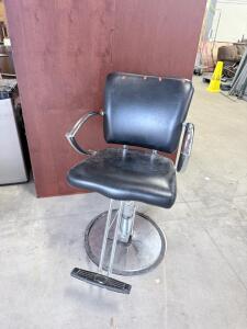 (1) Barber/Salon Chair