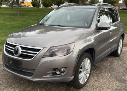2011 VOLKSWAGEN TIGUAN - 108K MILES - AWD!
