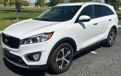 2017 KIA SORENTO - AWD!
