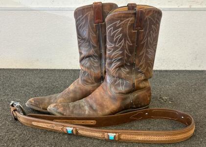 (1) Pair Of Justin&rsquo;s Men&rsquo;s Western Pointed Boots And (1) Western Belt
