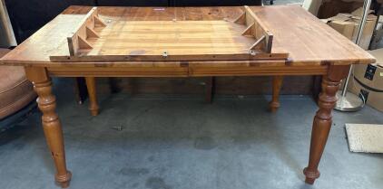 Dining Table With Leaf H 2&rsquo; 6&rdquo; W 5&rsquo; L 3&rsquo; 2&rdquo; (Extended W 6&rsquo; 8&rdquo;)