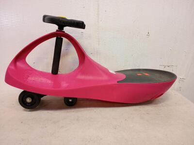 Lil' Rider Wiggle Car Ride on, Hot Pink(Missing Back Wheels)