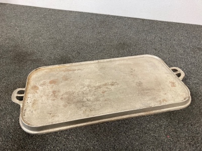 Cast iron skillet