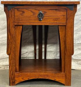 Rustic Wooden End Table / L26&rdquo;xW19&rdquo;xH30&rdquo;