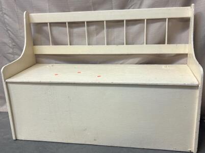 Vintage Toy Box H 2&rsquo; 8&rdquo; W 3&rsquo; 9&rdquo; L 1&rsquo; 4.5&rdquo;