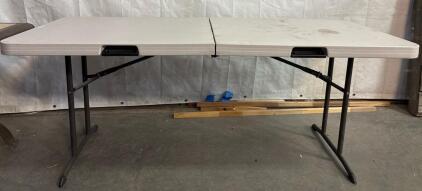 Folding Table H 2&rsquo; 5&rdquo; W 6&rsquo; L 2&rsquo; 6&rdquo;