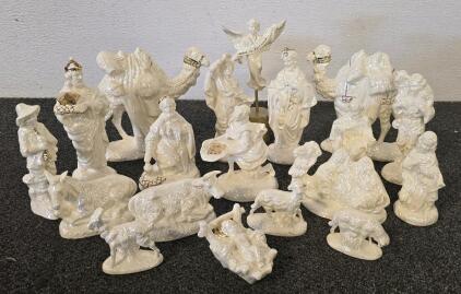 (19) Piece Ceramic Nativity Set