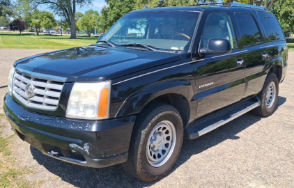 2002 CADILLAC ESCALADE - 4X4!