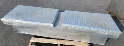 Aluminum Truck Bed Toolbox, Diamond Plate, 60x20x15 in, Key Lock. PLEASE INSPECT
