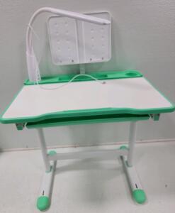 (1) Kids desk with lamp with chair